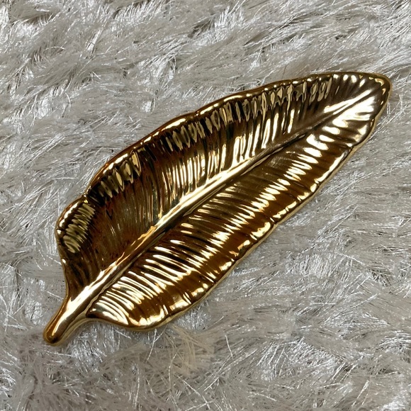 Gold Leave Trinket Tray - Picture 3 of 9